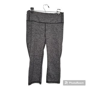 PATAGONIA (Medium) Gray Cropped Leggings